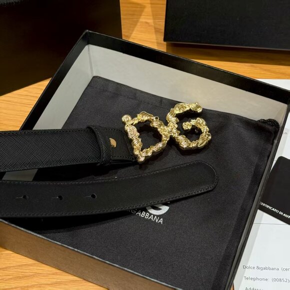 Dolce & Gabbana black calfskin leather belt with gold-plated 3D DG buckle. - Picture 6 of 7